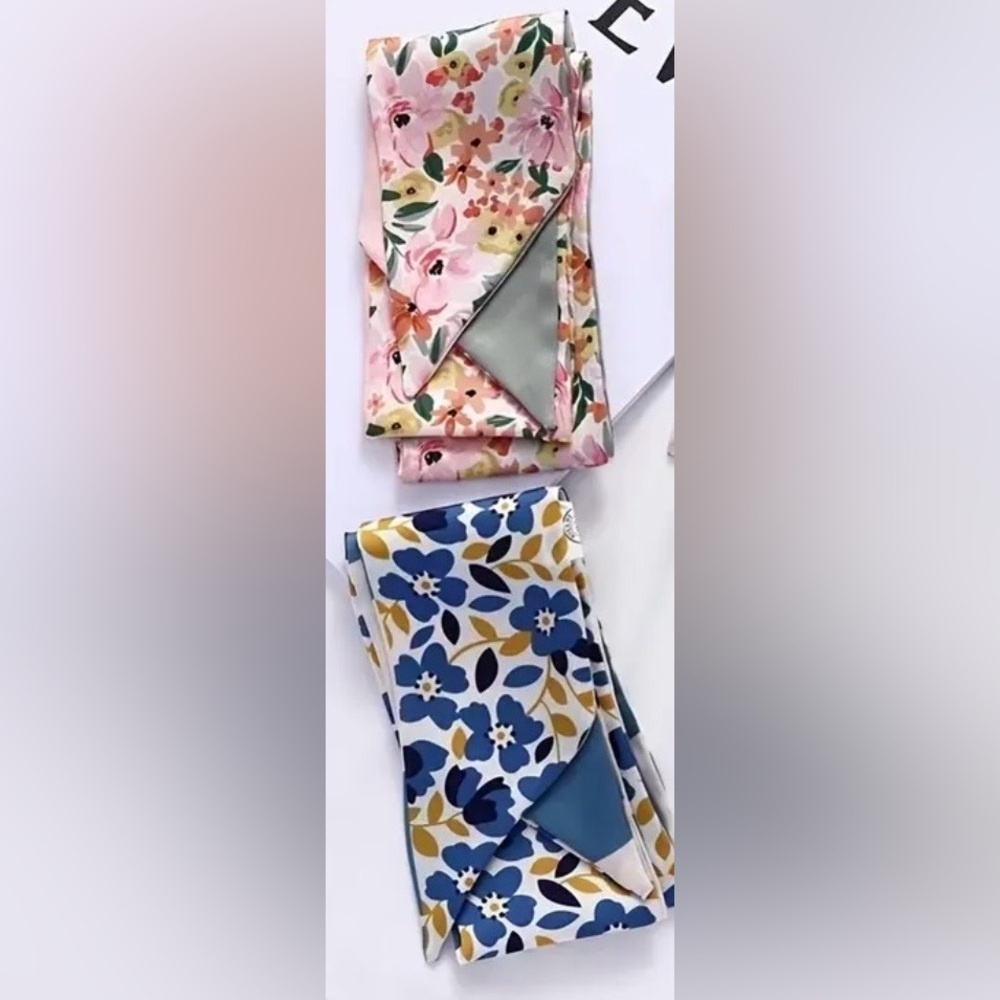 2 Floral Patterned Twillies